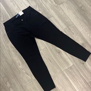 Black Skinny Jean Jegging with Tapered Leg